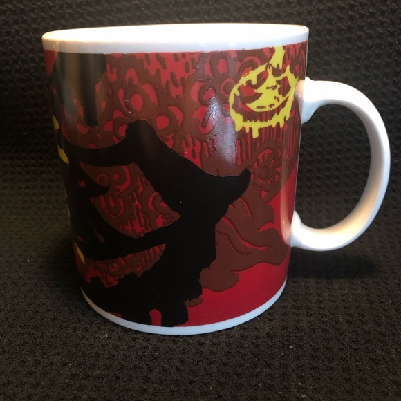 Collectors Extra large (20 oz) Beijing from Starbucks. Dragon FU theme. - Picture 4 of 7